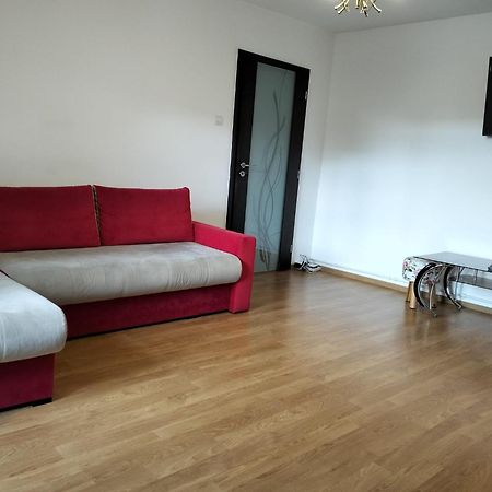 Apartament 3 Camere De Inchiriat ไกรโอวา ภายนอก รูปภาพ