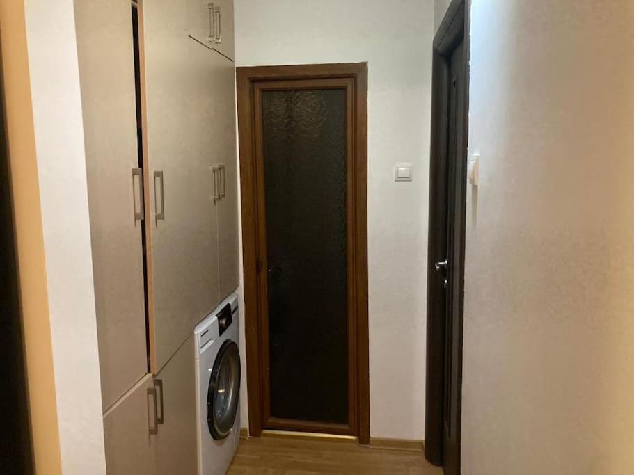 Apartament 3 Camere De Inchiriat ไกรโอวา ภายนอก รูปภาพ