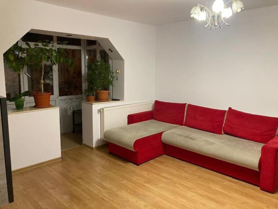 Apartament 3 Camere De Inchiriat ไกรโอวา ภายนอก รูปภาพ