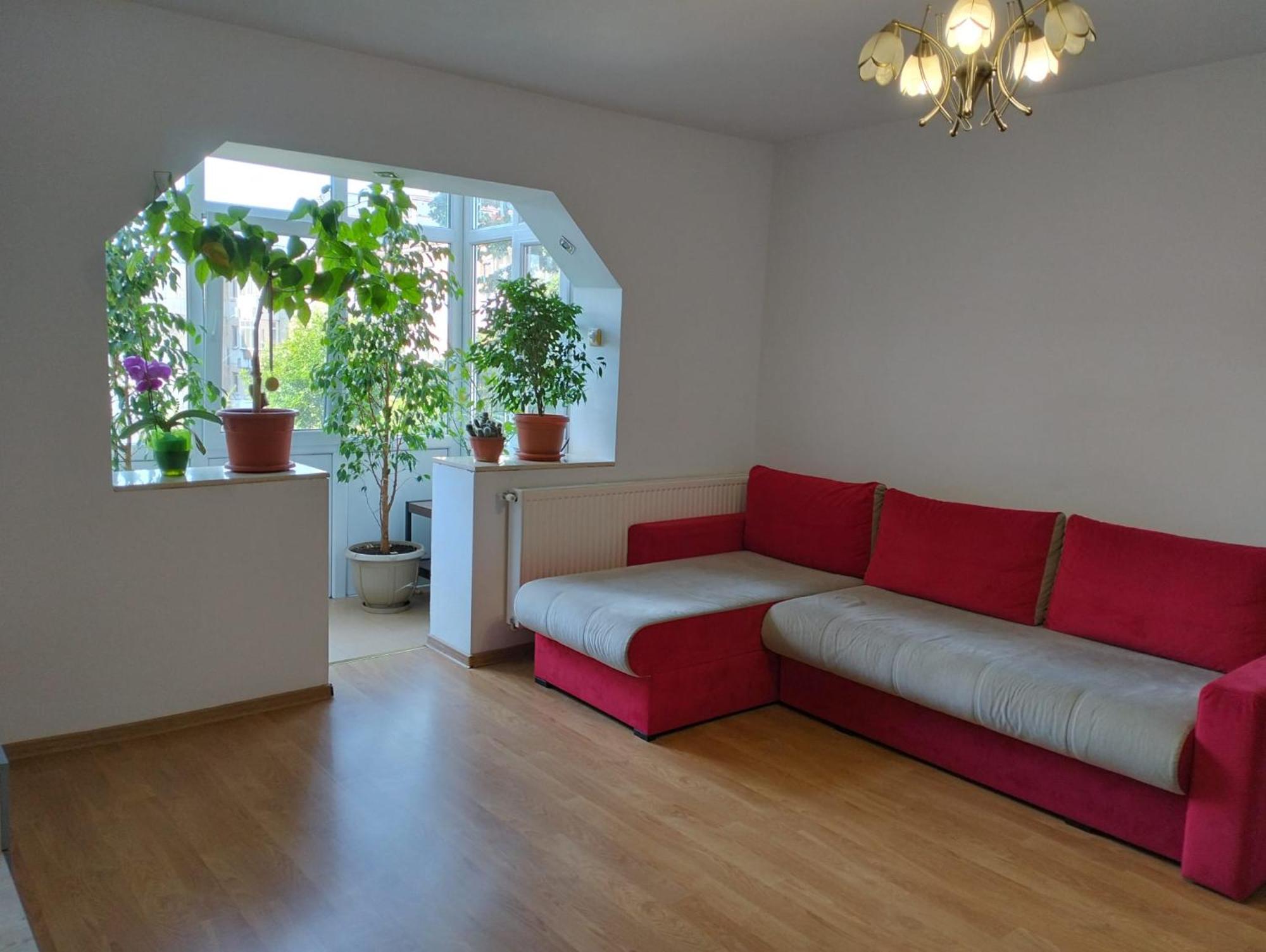 Apartament 3 Camere De Inchiriat ไกรโอวา ภายนอก รูปภาพ