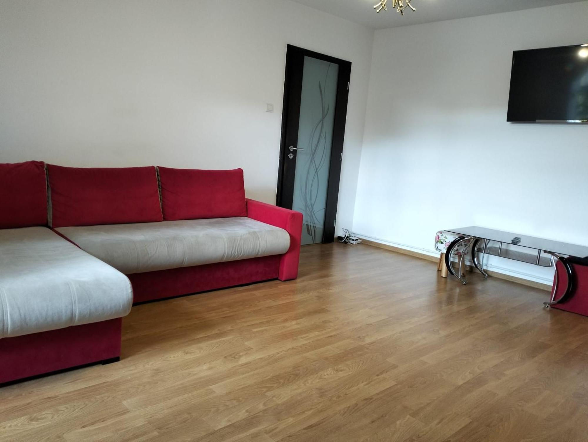 Apartament 3 Camere De Inchiriat ไกรโอวา ภายนอก รูปภาพ